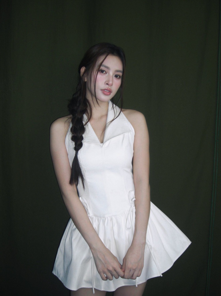 Hoa hậu được Trấn Thành săn đón nhất: Đóng 3 phim trăm tỷ cả 3, được báo Hàn tung hô là “nữ hoàng nhan sắc” 9 Thỏ Ơi!! đang chiếu tại rạp trên toàn quốc.