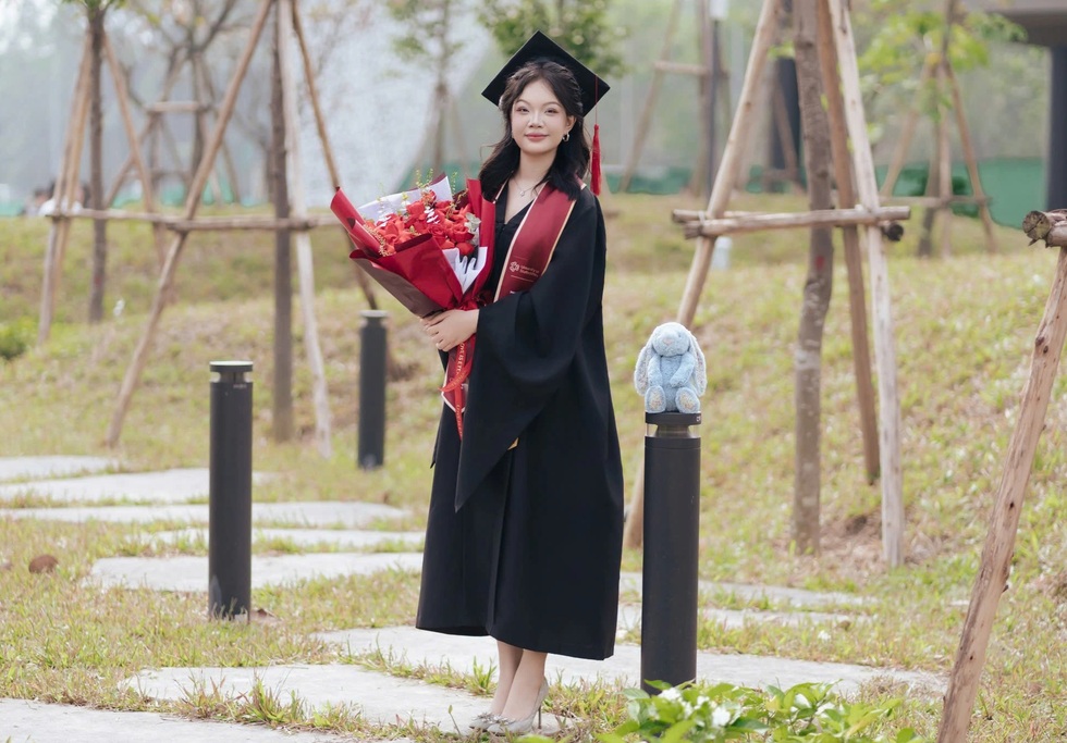 Thủ khoa “trường nhà giàu” kể trải nghiệm khủng hoảng đời sinh viên - 7