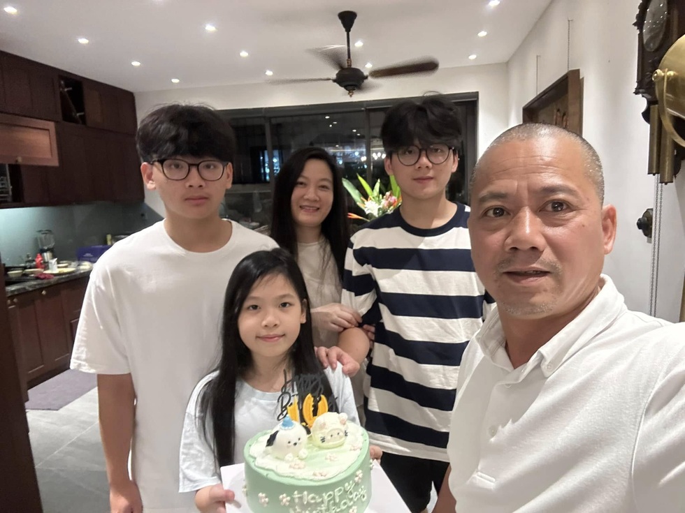 Ông trùm hài Tết Bình Trọng: Tôi nghèo, vẫn đang nợ 1 tỷ đồng vay xây nhà - 6