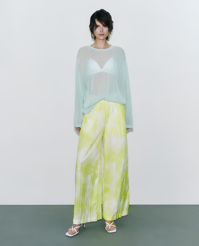 Phá vỡ giới hạn với trang phục loang màu, tạo sắc thái đầy ngẫu hứng- Ảnh 6.