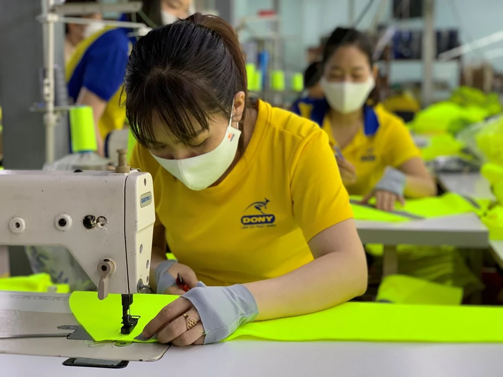 Doanh nghiệp chủ động học cách thích nghi để sống chung với một thế giới đầy biến động. hinh 5 2 3.jpg