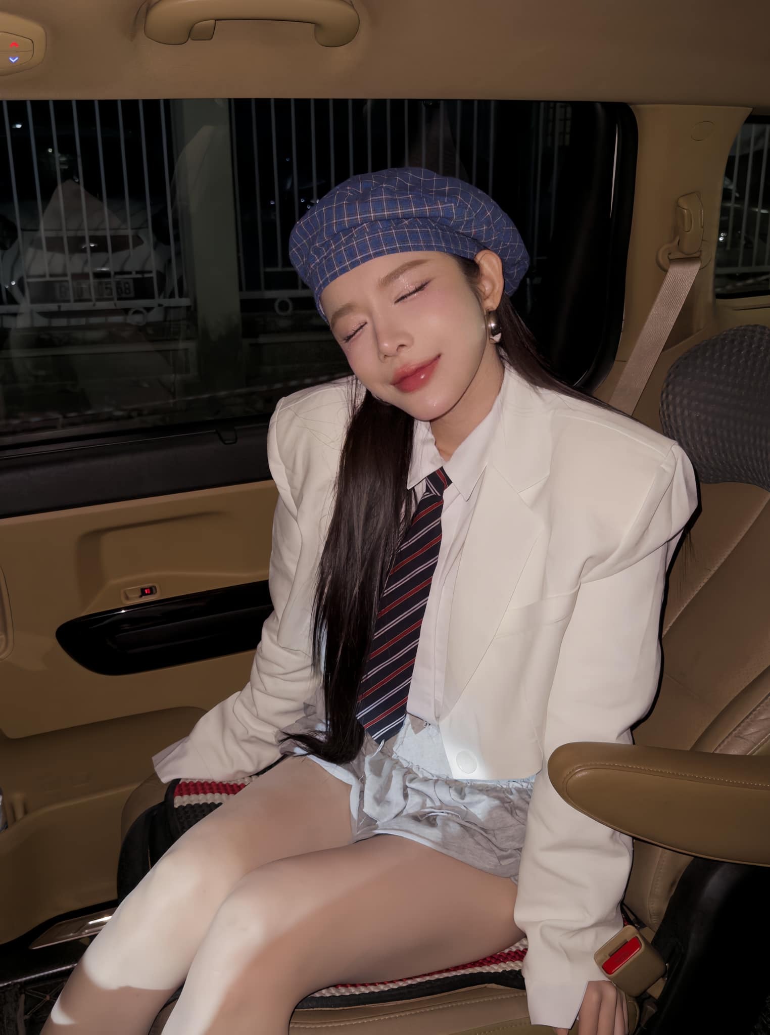 Nữ chính phim Thỏ Ơi!!: Mặc đẹp không trượt phát nào, xuất hiện ở đâu thì nơi đó chính là Milano- Ảnh 17.