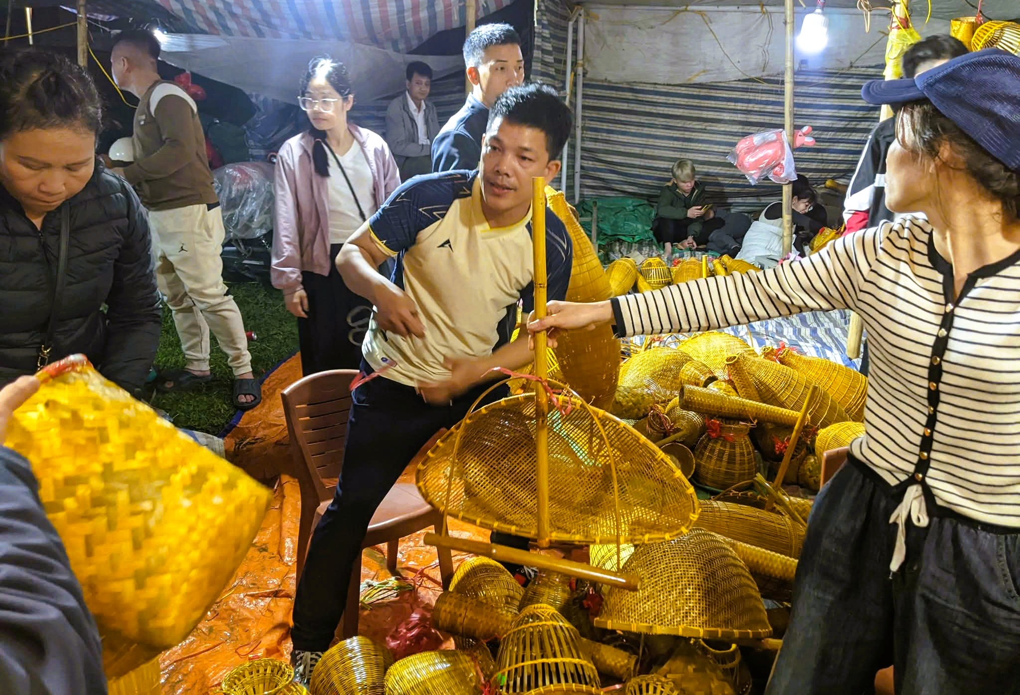 - Ảnh 13. - Ảnh 13.