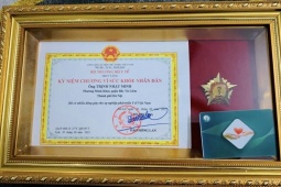 Bộ Y tế truy tặng Kỷ niệm chương cho chàng trai 18 tuổi hiến tạng cứu sống 4 người