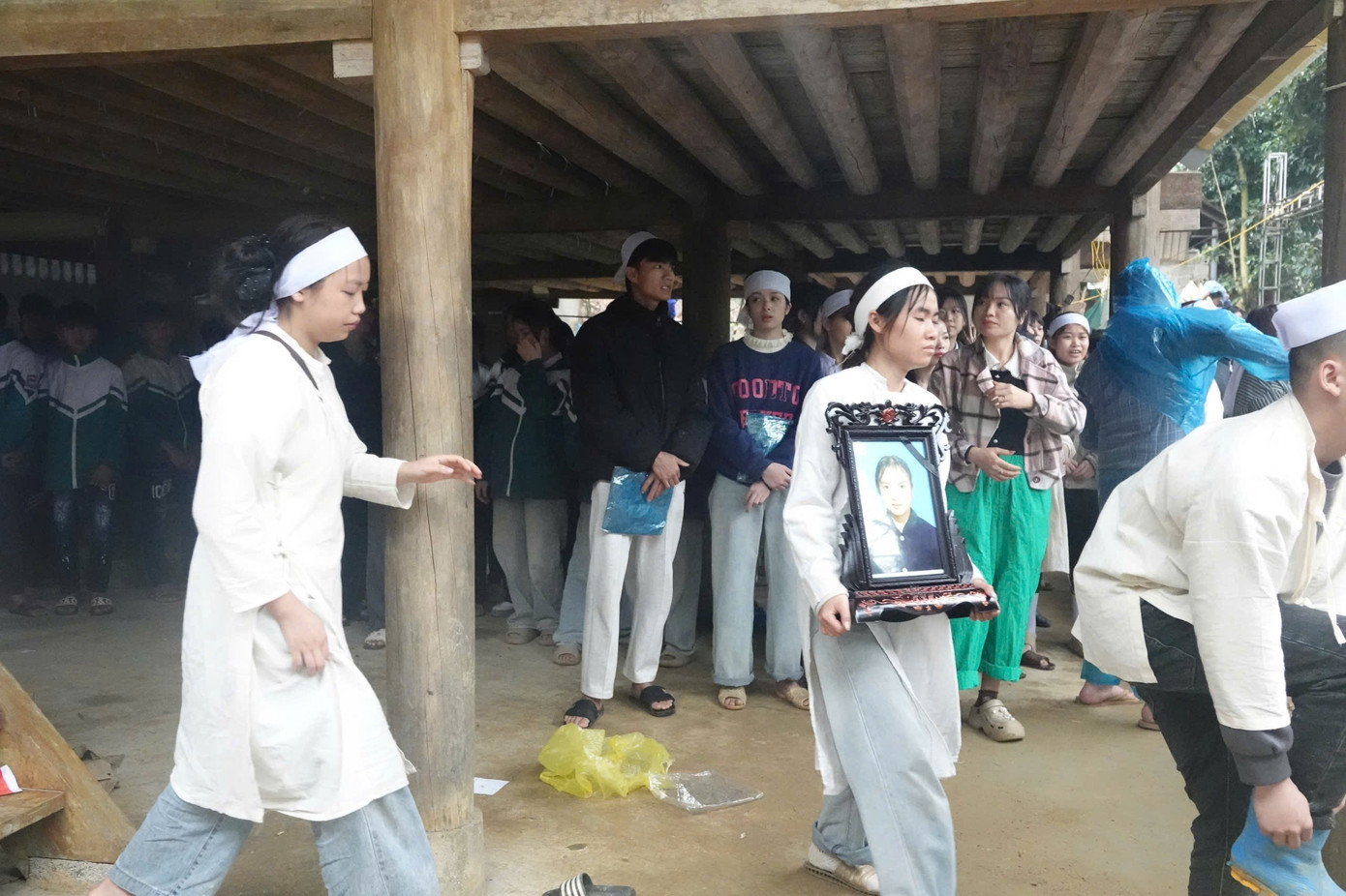 Vụ chìm tàu trên hồ Thác Bà: Chuyến tàu chúc Tết hóa đại tang- Ảnh 3.