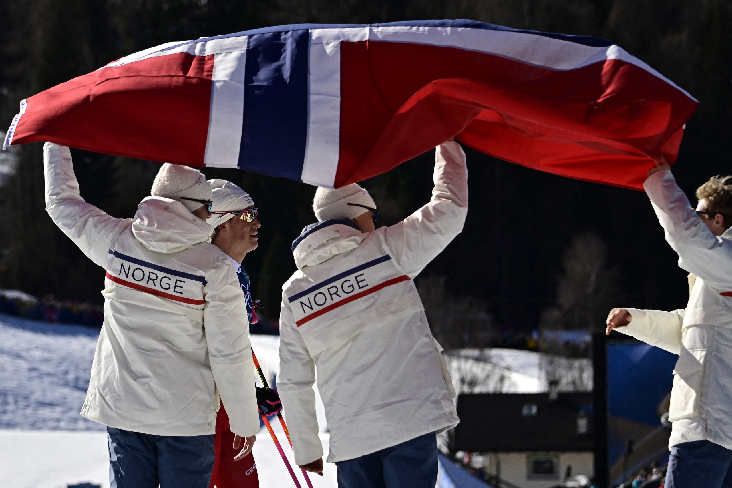 Bảng xếp hạng huy chương Olympic mùa đông 2026: Na Uy áp đảo 2 Bảng xếp hạng huy chương Olympic mùa đông 2026: Na Uy áp đảo - Ảnh 2.