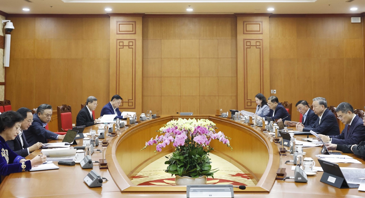 Tổng Bí thư Tô Lâm: Không để tâm lý 'tháng giêng là tháng ăn chơi' tồn tại trong hệ thống chính trị 2 Tổng Bí thư - Ảnh 2.