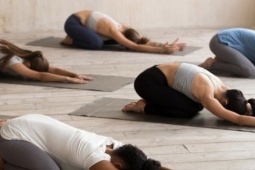 3 bài tập trong ngày Tết giúp ngủ ngon và làm đẹp da