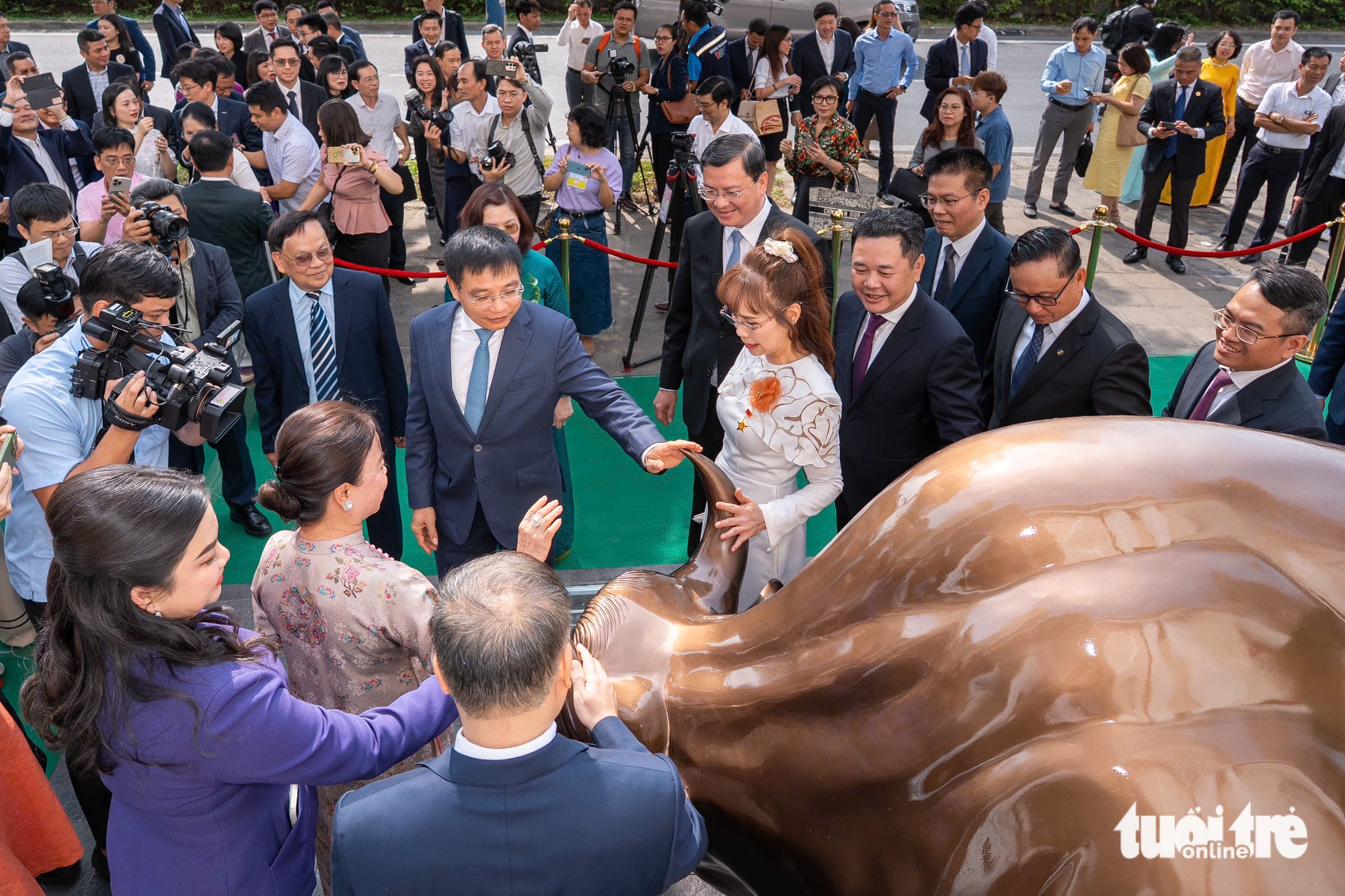 Bộ trưởng Bộ Tài chính: Tôi tin tưởng thị trường chứng khoán năm 2026 tiếp tục phát triển mạnh mẽ 3 chứng khoán - Ảnh 4.