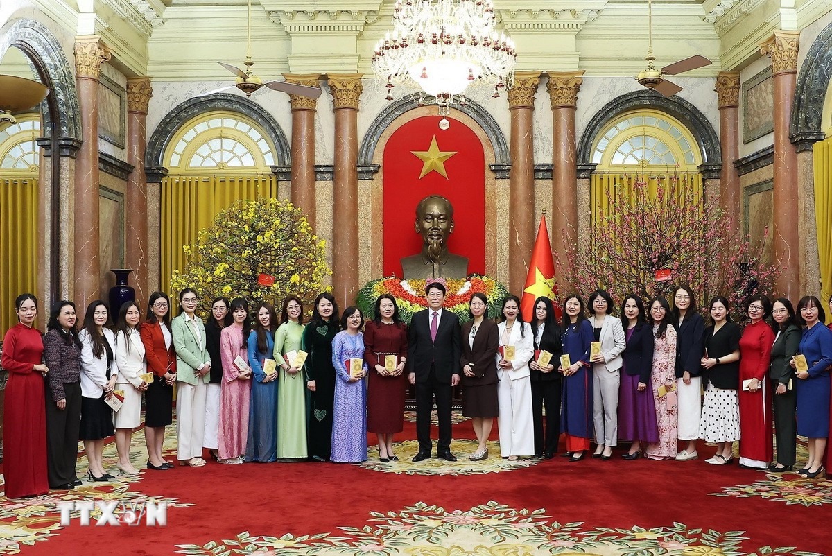 Chủ tịch nước Lương Cường gặp mặt đầu Xuân với cán bộ Văn phòng 2026 - Ảnh 2.