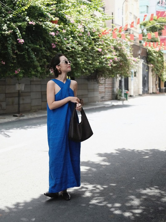 Duyên dáng đầu xuân cùng trang phục màu xanh cô ban- Ảnh 3.