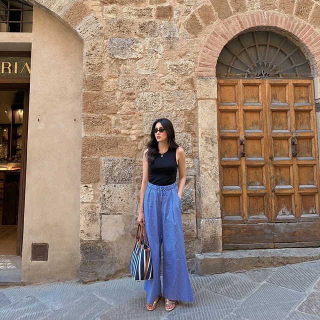 Duyên dáng đầu xuân cùng trang phục màu xanh cô ban- Ảnh 4.