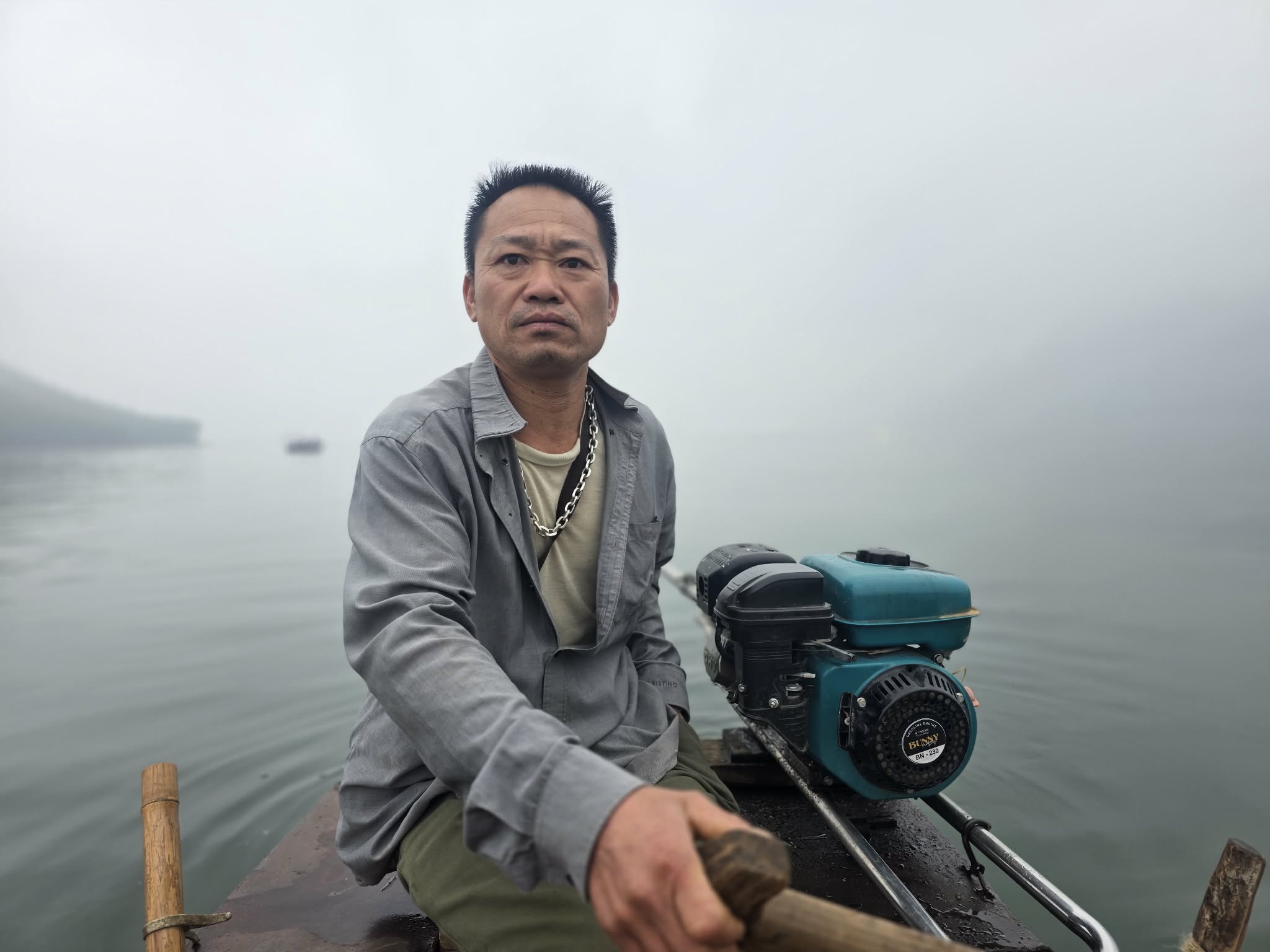 Trao bằng khen người cứu 6 nạn nhân vụ chìm tàu trên hồ Thác Bà - Ảnh 3.