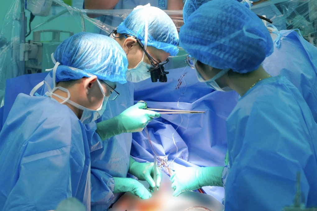 Trái tim xuyên Việt từ Hà Nội hồi sinh cháu bé ở TPHCM ngày đầu xuân - 3