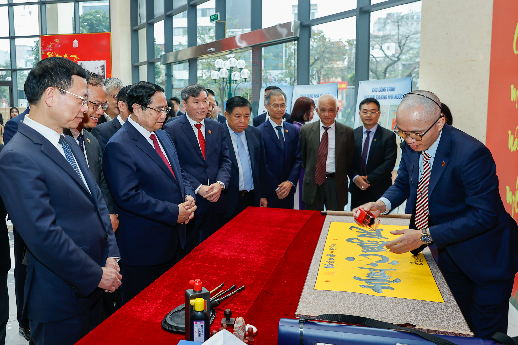 Thủ tướng Phạm Minh Chính khẳng định vai trò khoa học xã hội và nhân văn trong phát triển - Ảnh 2. Thủ tướng Phạm Minh Chính khẳng định vai trò khoa học xã hội và nhân văn trong phát triển - Ảnh 2.