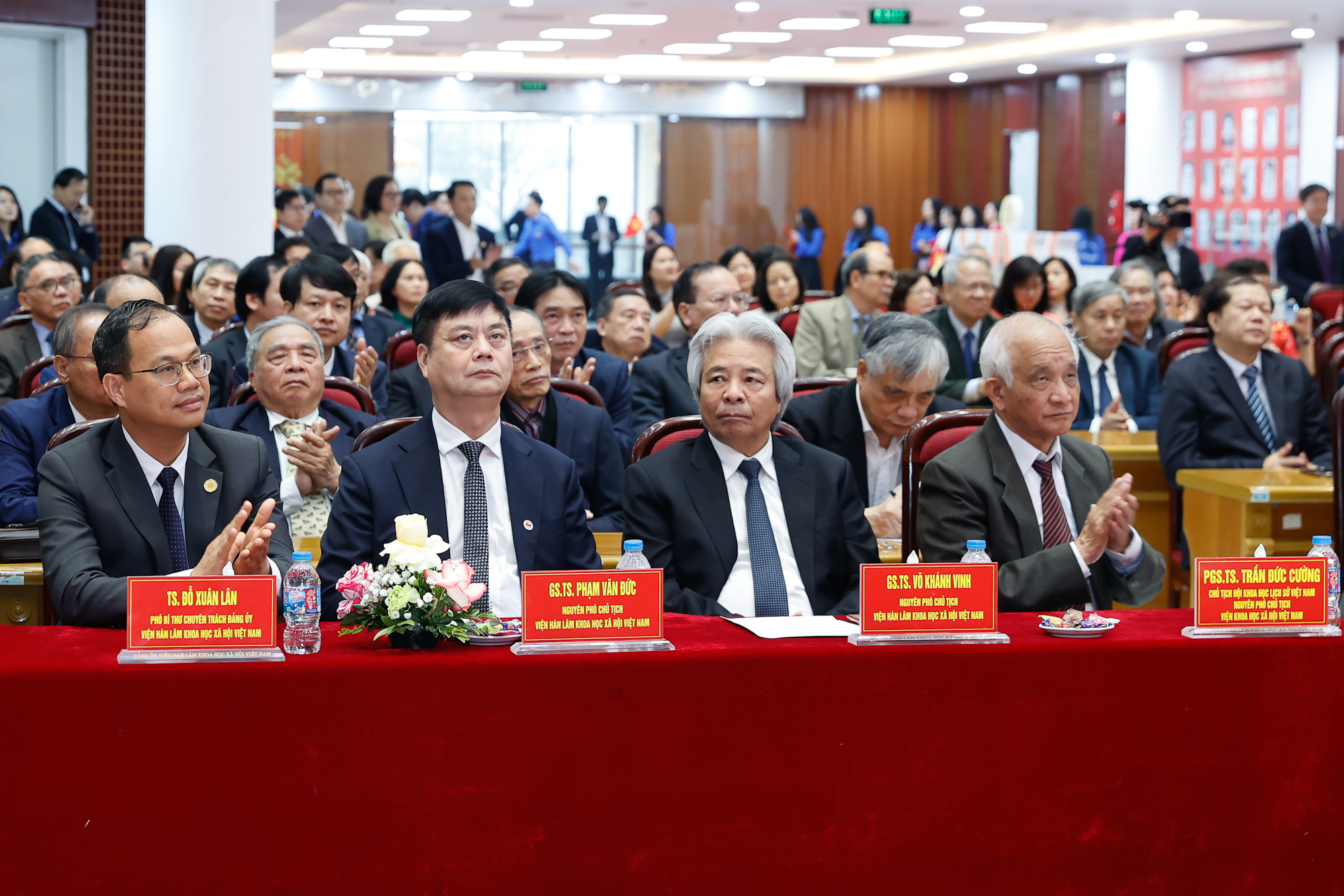 Khoa học xã hội và nhân văn là kim chỉ nam cho hoạch định đường lối 1 Thủ tướng: Khoa học xã hội và nhân văn là kim chỉ nam cho hoạch định đường lối - Ảnh 1.