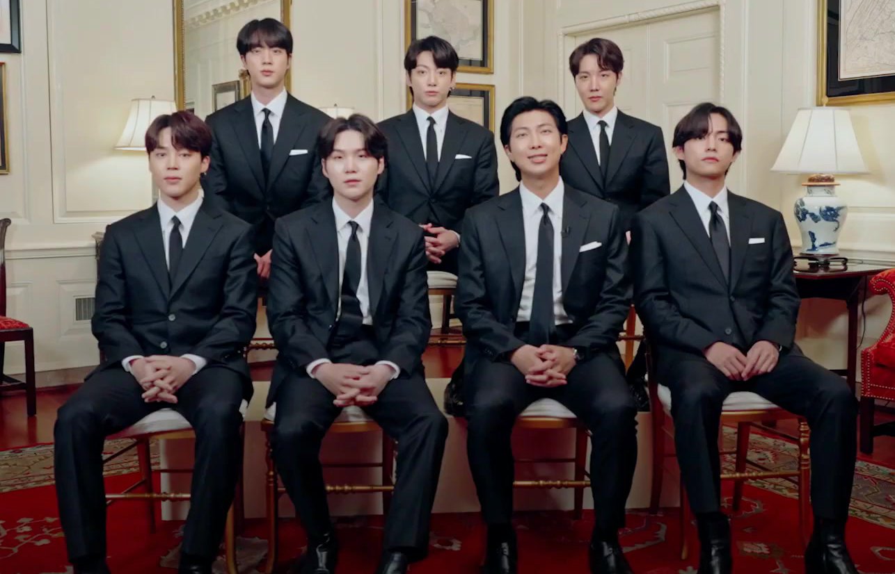 7 chàng trai là ngoại lệ của Bộ Văn hóa khiến 100.000 người tranh giành mua vé, cảnh sát chuẩn bị phong tỏa quảng trường- Ảnh 4.