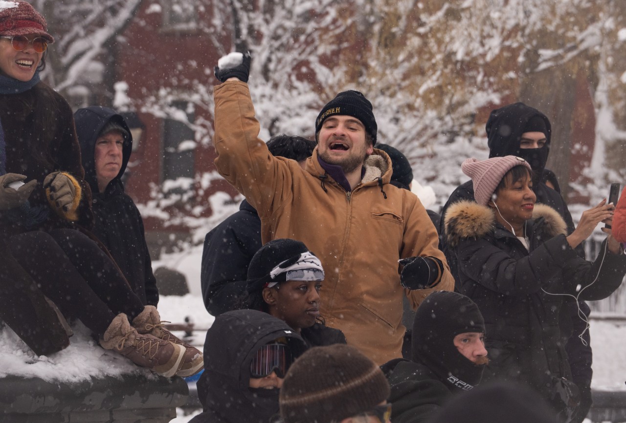 Vừa tỉnh dậy, New York đã hóa xứ tuyết, nhưng phía sau khung cảnh cổ tích này là gì?- Ảnh 22.