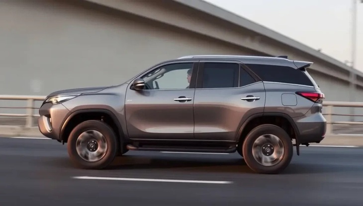 Toyota Fortuner - Ảnh 5.