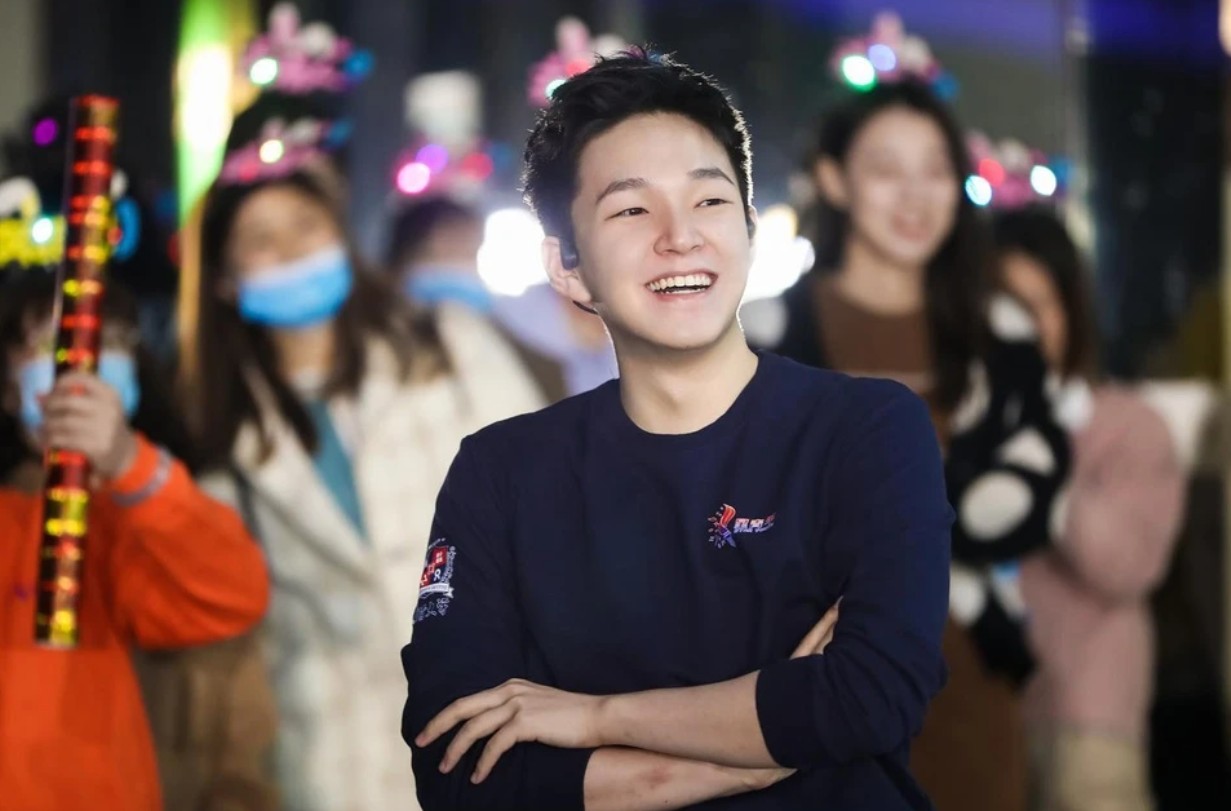 Tỷ phú giàu hơn Donald Trump, CEO Starbucks sau 1 đêm: Thạc sĩ Thanh Hoa, 24 tuổi làm ông chủ tập đoàn dược phẩm lớn nhất châu Á- Ảnh 5.