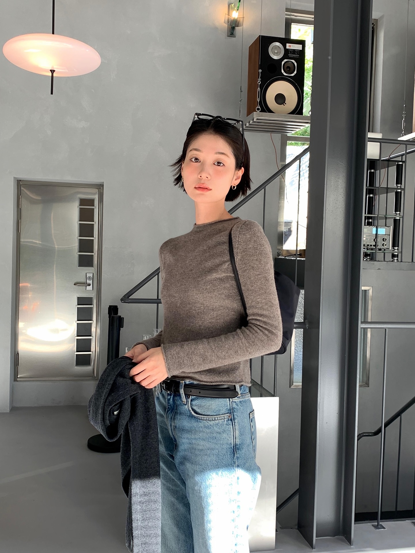 Mặc quần jeans mà muốn toát lên khí chất sang trọng, chị em chỉ cần 4 mẹo- Ảnh 8.