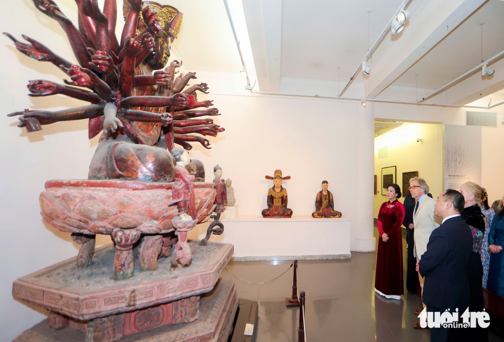 Đưa văn hóa Việt Nam đến gần bạn bè quốc tế 6 Phu nhân Tổng Bí thư Tô Lâm - Ảnh 6.