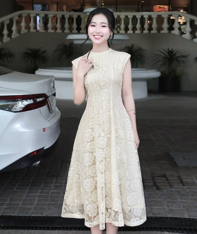 Tận hưởng tiết xuân mát dịu qua những chiếc váy hoa tươi sáng- Ảnh 7.