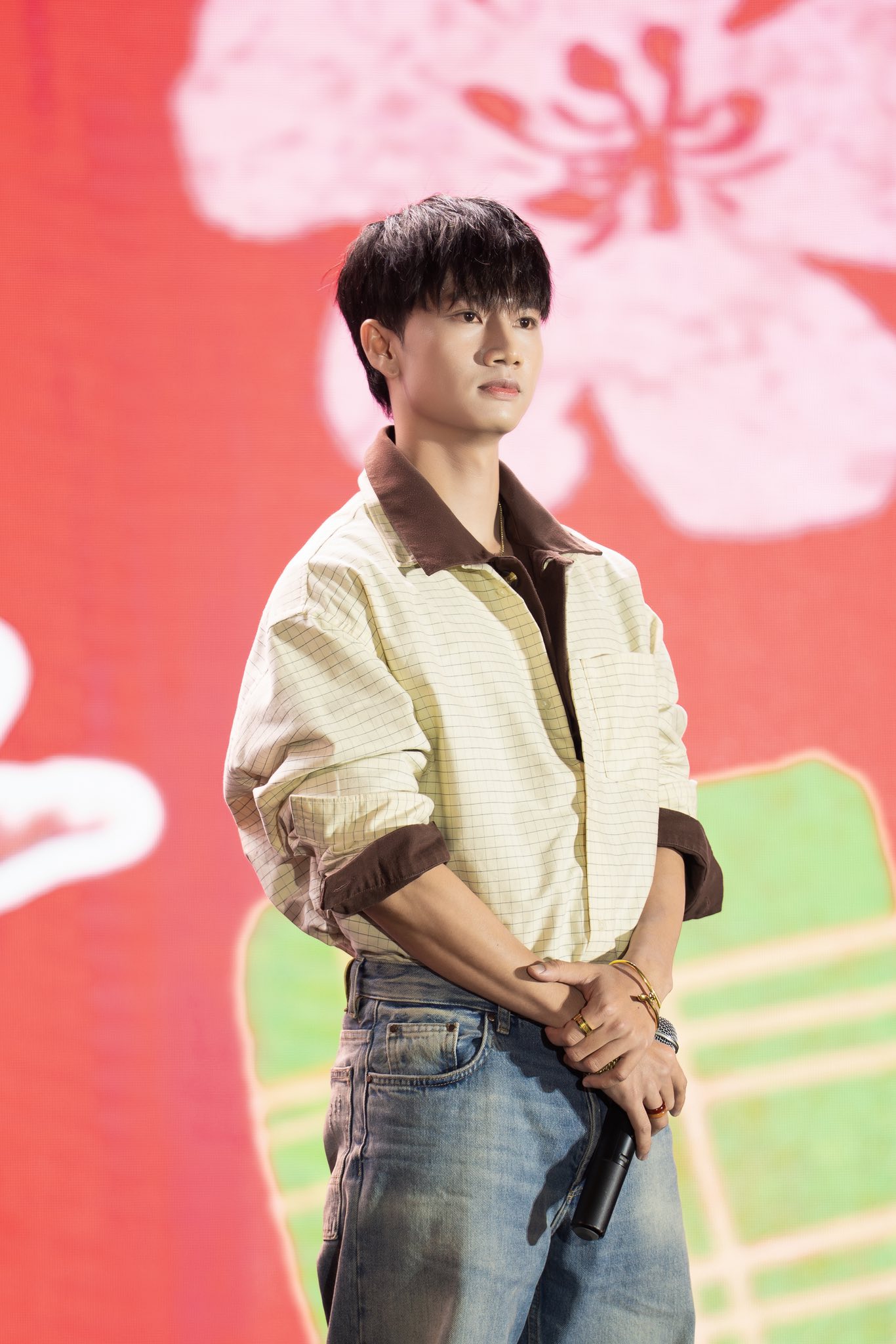 Bắt gặp cặp sao Vbiz công khai diện đồ đôi, ôm eo giữa sự kiện: Muốn chối không yêu nhau còn khó hơn lên trời- Ảnh 5.