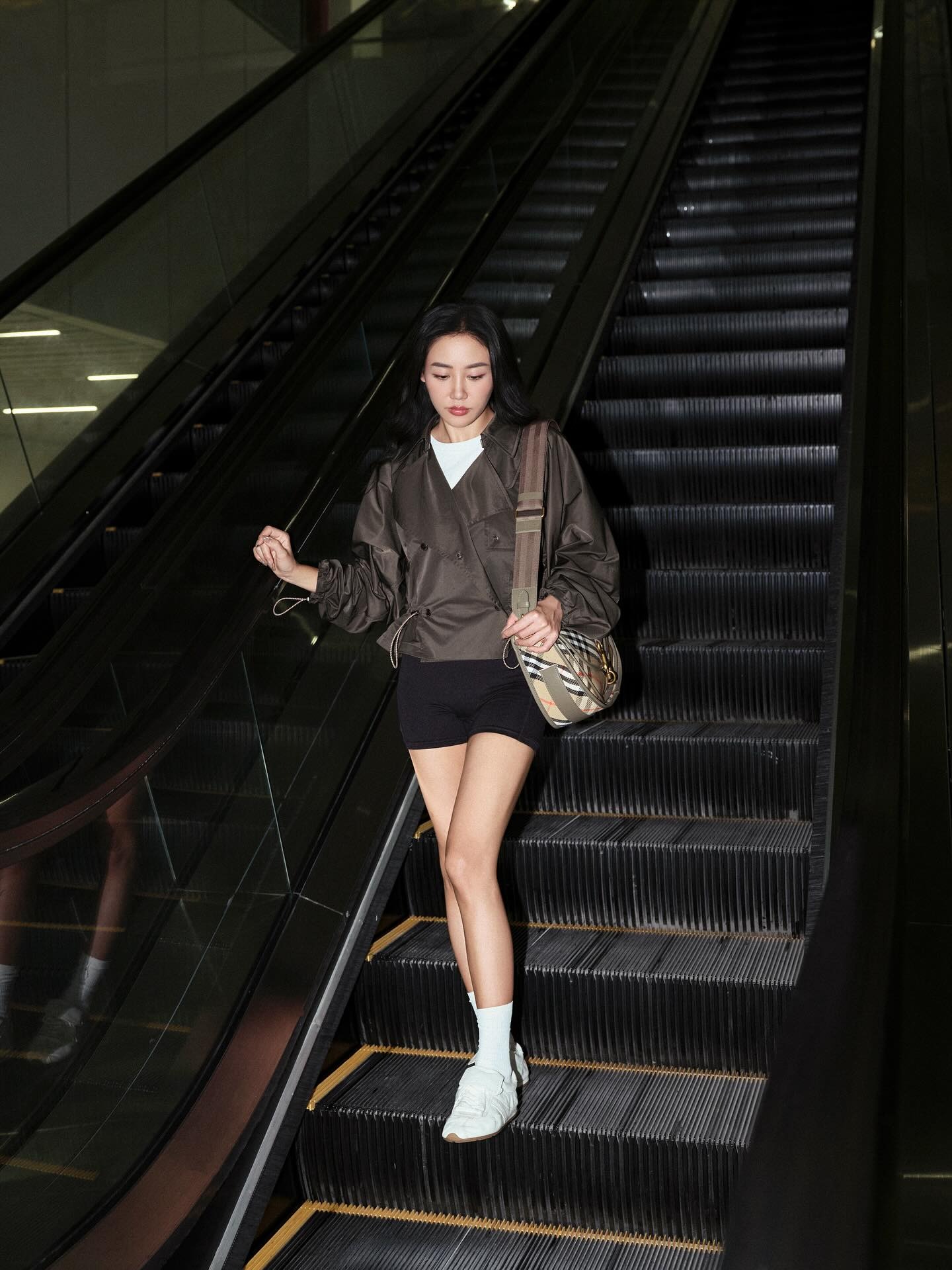 Cô gái hot nhất Thỏ Ơi!!: Thoại câu nào cũng chấn động, mặc đẹp cả trong phim lẫn ngoài đời- Ảnh 14. Cô gái hot nhất Thỏ Ơi!!: Thoại câu nào cũng chấn động, mặc đẹp cả trong phim lẫn ngoài đời- Ảnh 14.