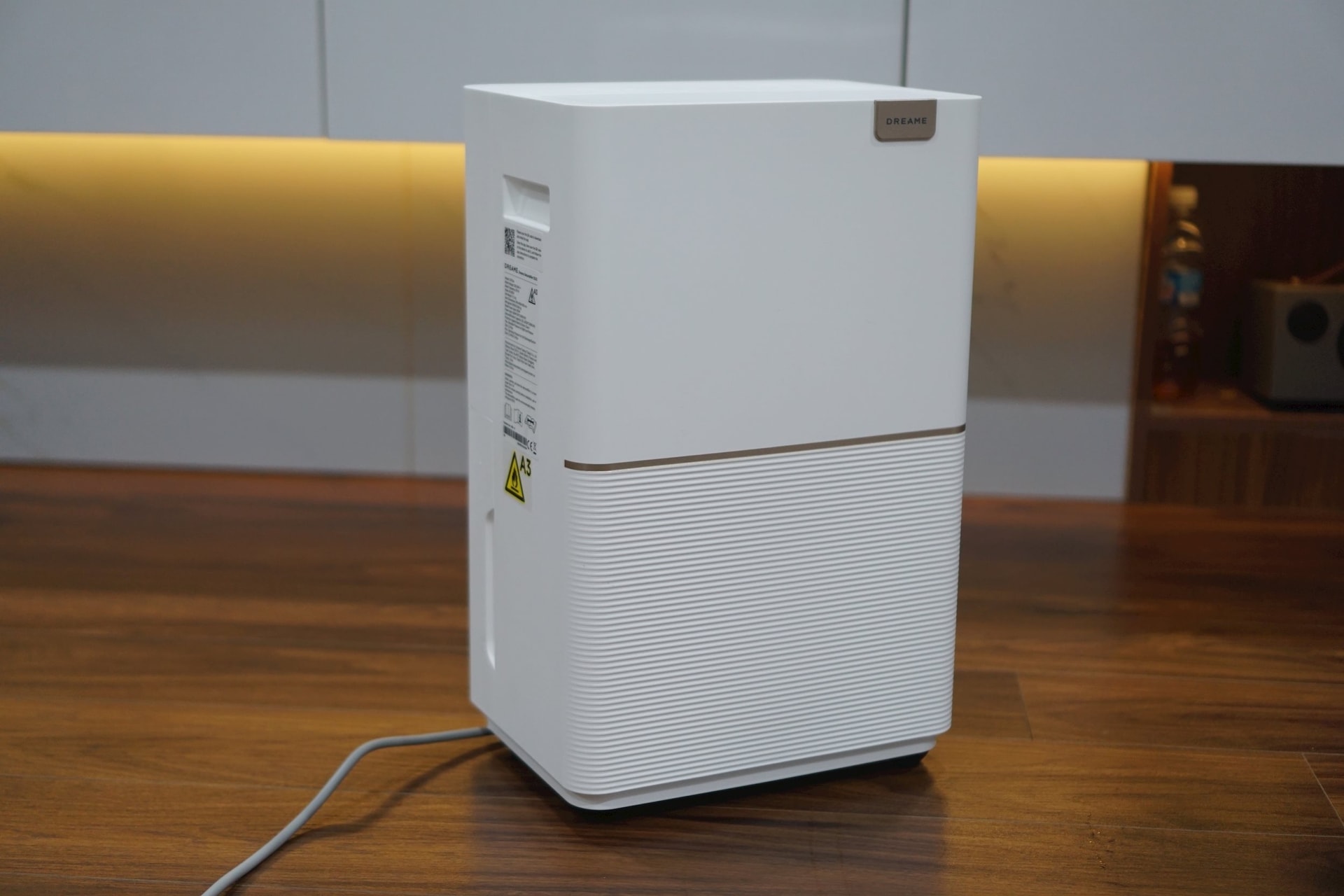 Nồm ẩm miền Bắc đến thật rồi - mẫu máy hút ẩm nhỏ gọn, giá 6,8 triệu này sẽ là lời giải cho ngôi nhà của bạn- Ảnh 3.