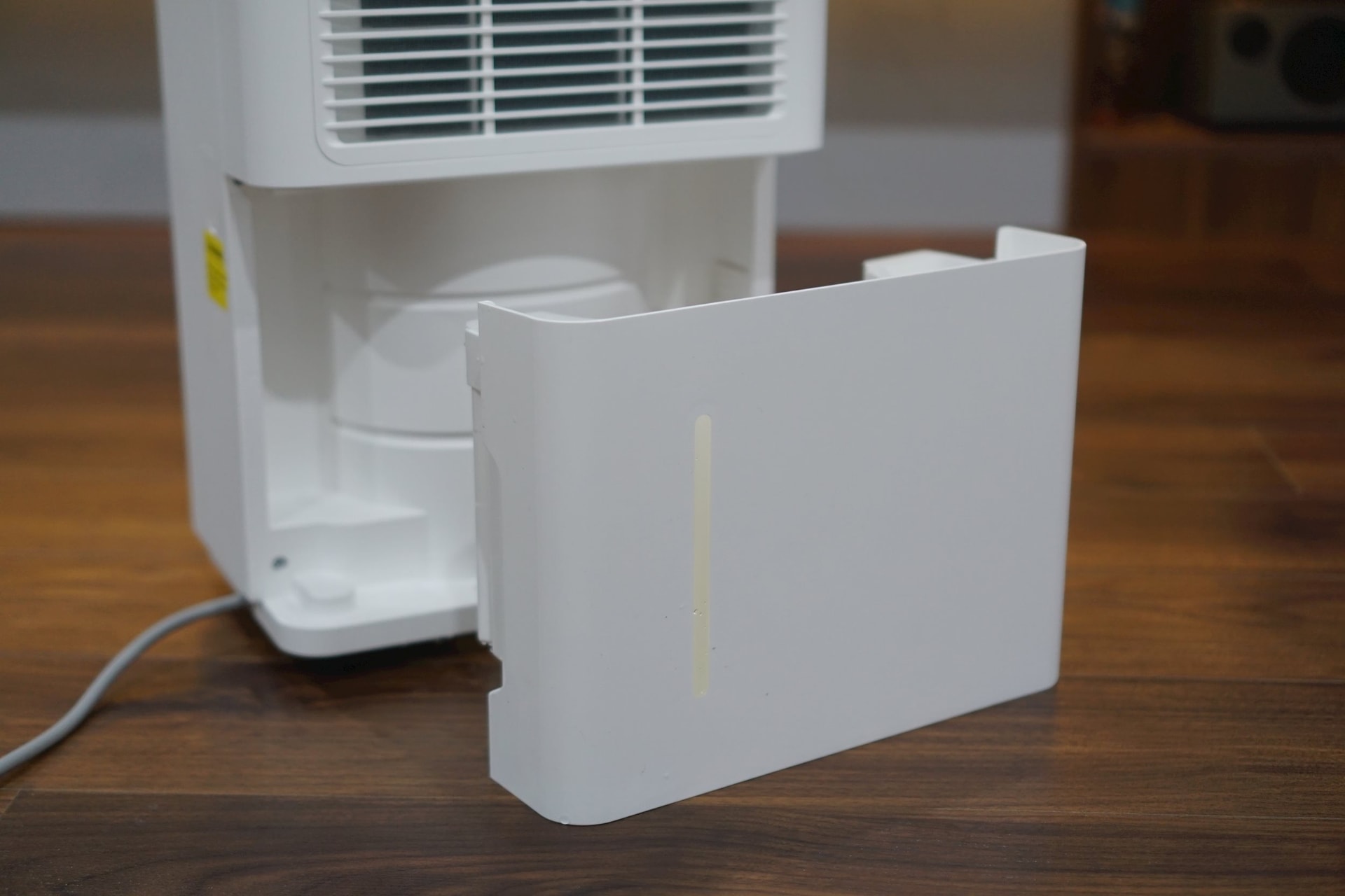 Nồm ẩm miền Bắc đến thật rồi - mẫu máy hút ẩm nhỏ gọn, giá 6,8 triệu này sẽ là lời giải cho ngôi nhà của bạn- Ảnh 4.