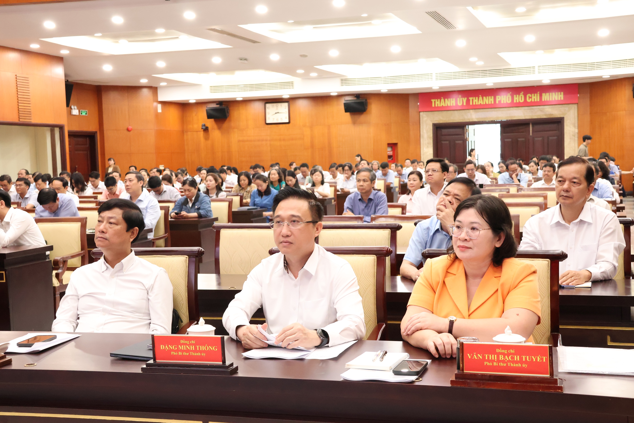 Gần 90.000 cán bộ, đảng viên dự hội nghị toàn quốc quán triệt Nghị quyết 79, Nghị quyết 80 3 TPHCM: Gần 90.000 cán bộ, đảng viên dự hội nghị toàn quốc quán triệt Nghị quyết 79 và Nghị quyết 80 - Ảnh 3.