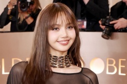 Lisa mặc váy xuyên thấu tới Quả Cầu Vàng 2026