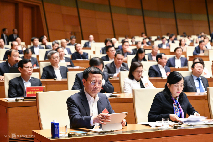 Bộ trưởng Bộ Khoa học và Công nghệ Nguyễn Mạnh Hùng và Chủ nhiệm Ủy ban Khoa học Công nghệ và Môi trường Nguyễn Thanh Hải. Ảnh: Giang Huy