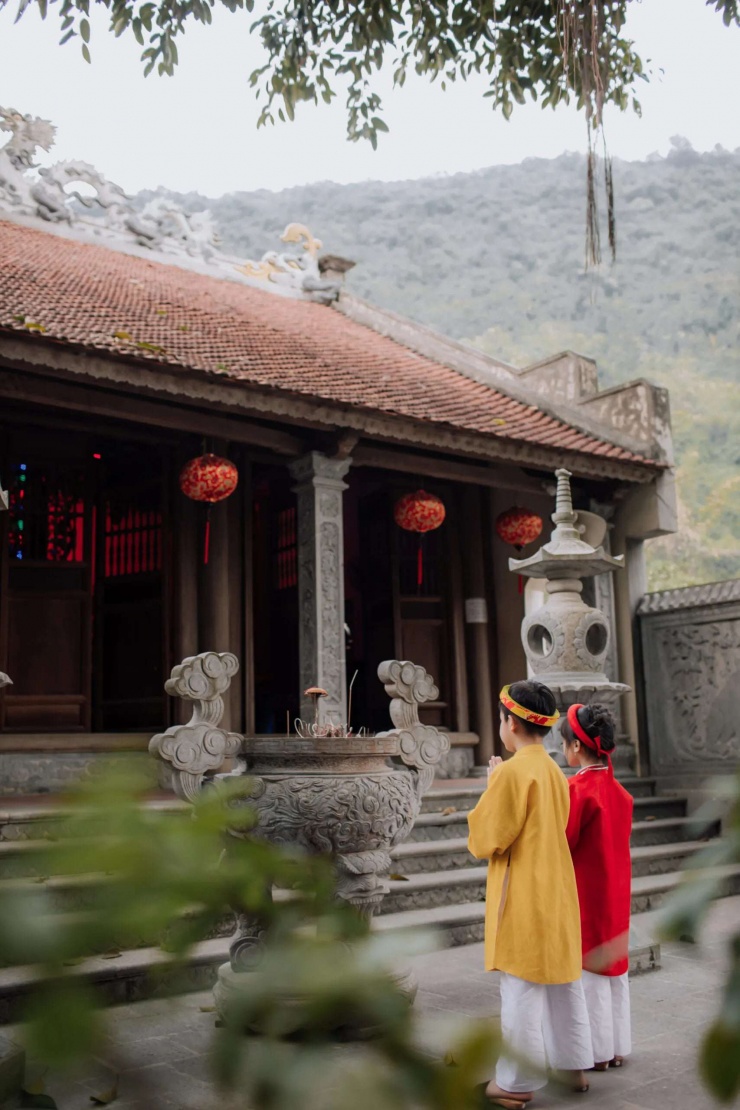 Đền Gối Đại. Ảnh Khu du lịch Thung Nham