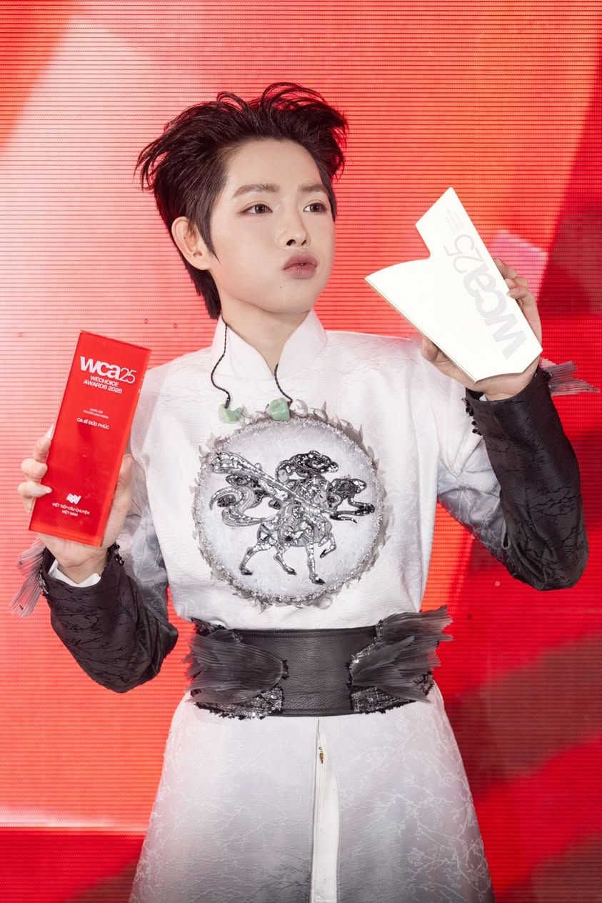 Nam ca sĩ được Thủ tướng khen thưởng: 25 tuổi tự mua nhà 10 tỷ, tậu 15 cây vàng ngày “Vía Thần Tài”- Ảnh 8.