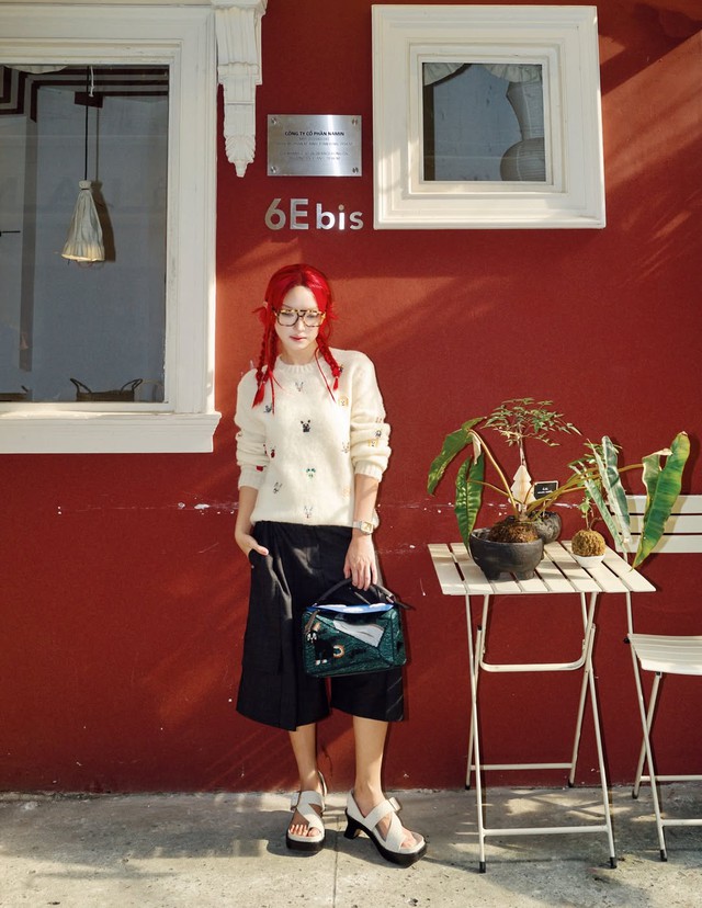 Nâng tầm thần thái nhờ 'cặp bài trùng' kính mắt và túi xách- Ảnh 6. Nâng tầm thần thái nhờ 'cặp bài trùng' kính mắt và túi xách- Ảnh 6.