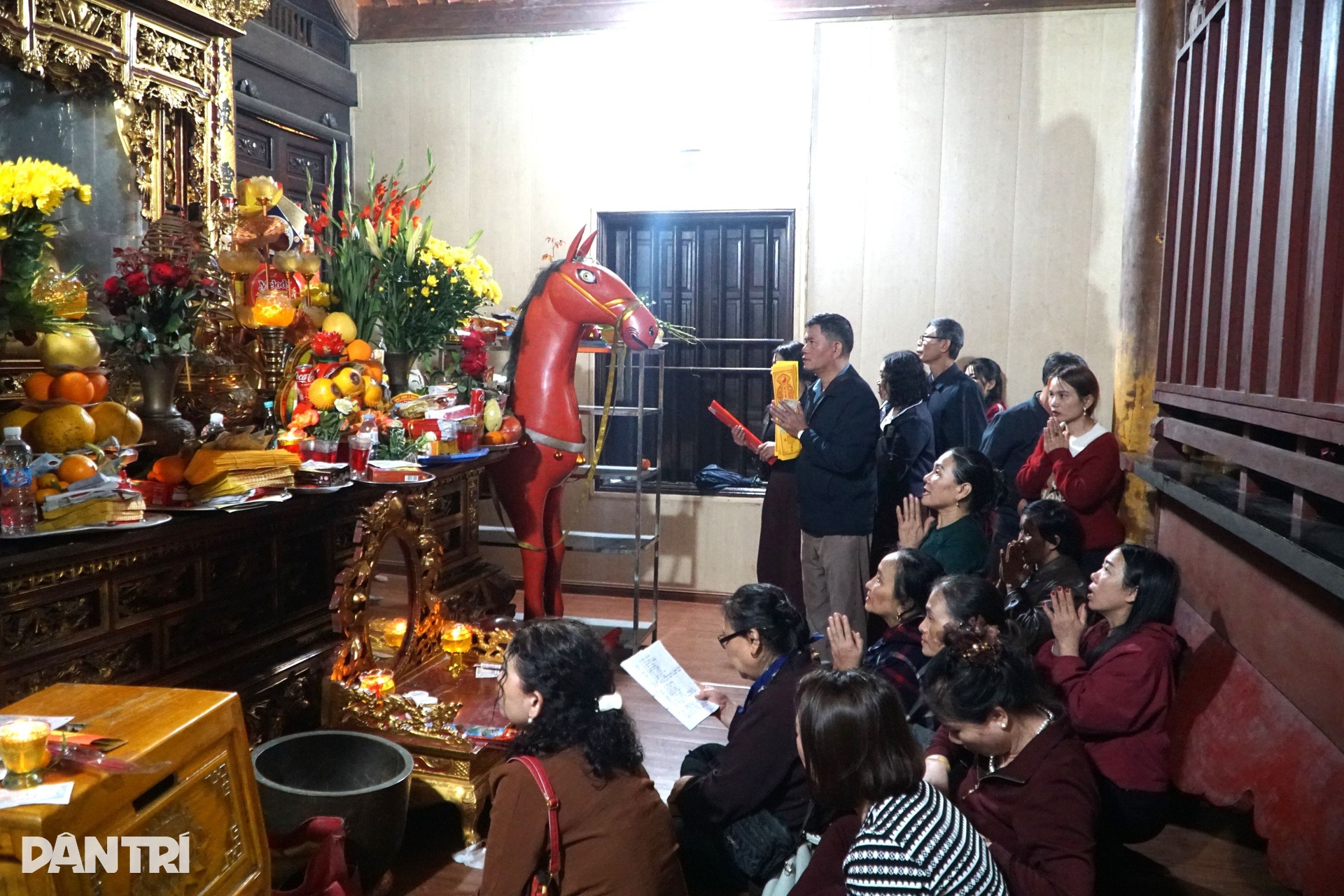 Khung cảnh khác thường ở huyệt đạo thiêng ngày mở cổng trời - 4