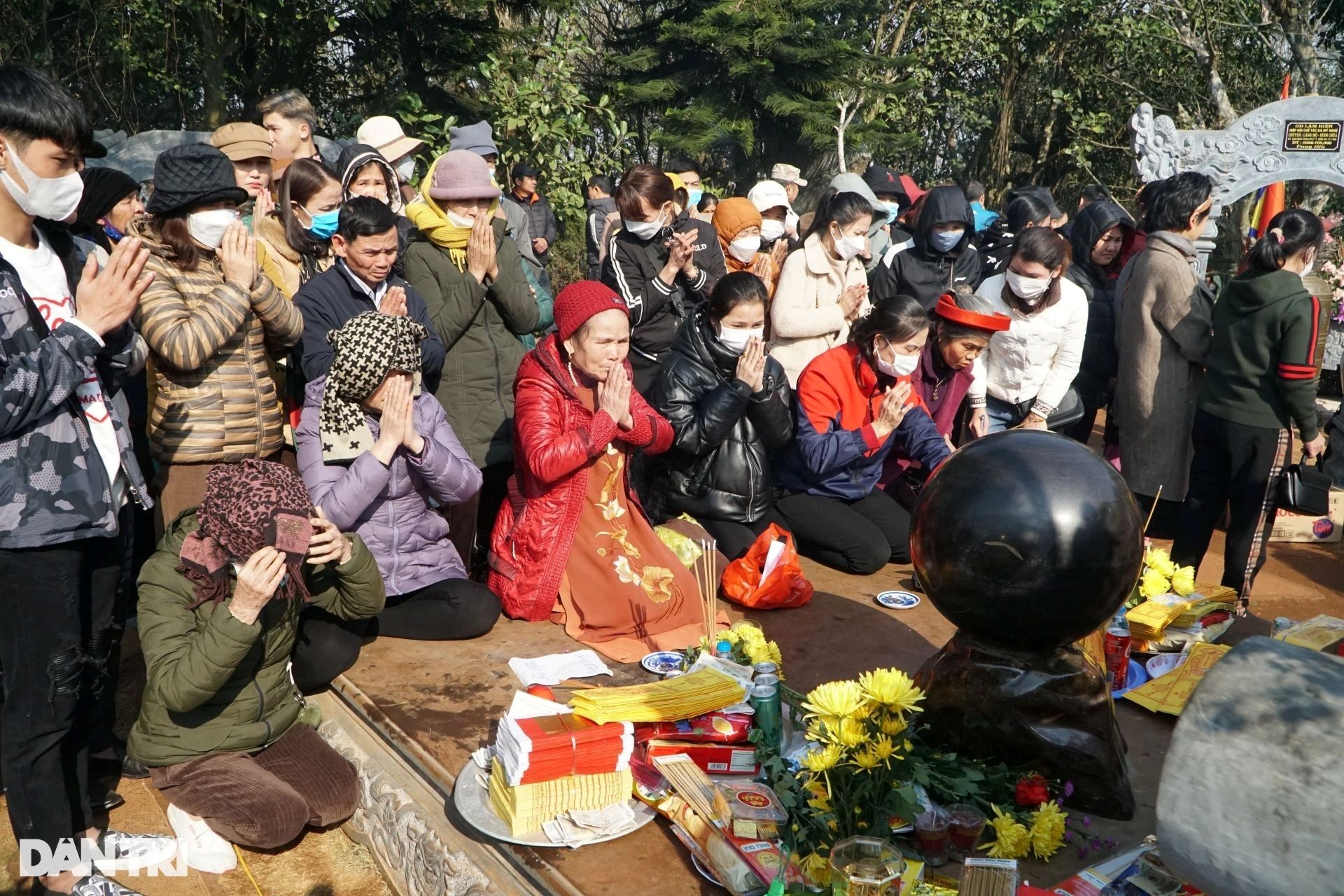 Khung cảnh khác thường ở huyệt đạo thiêng ngày mở cổng trời - 7