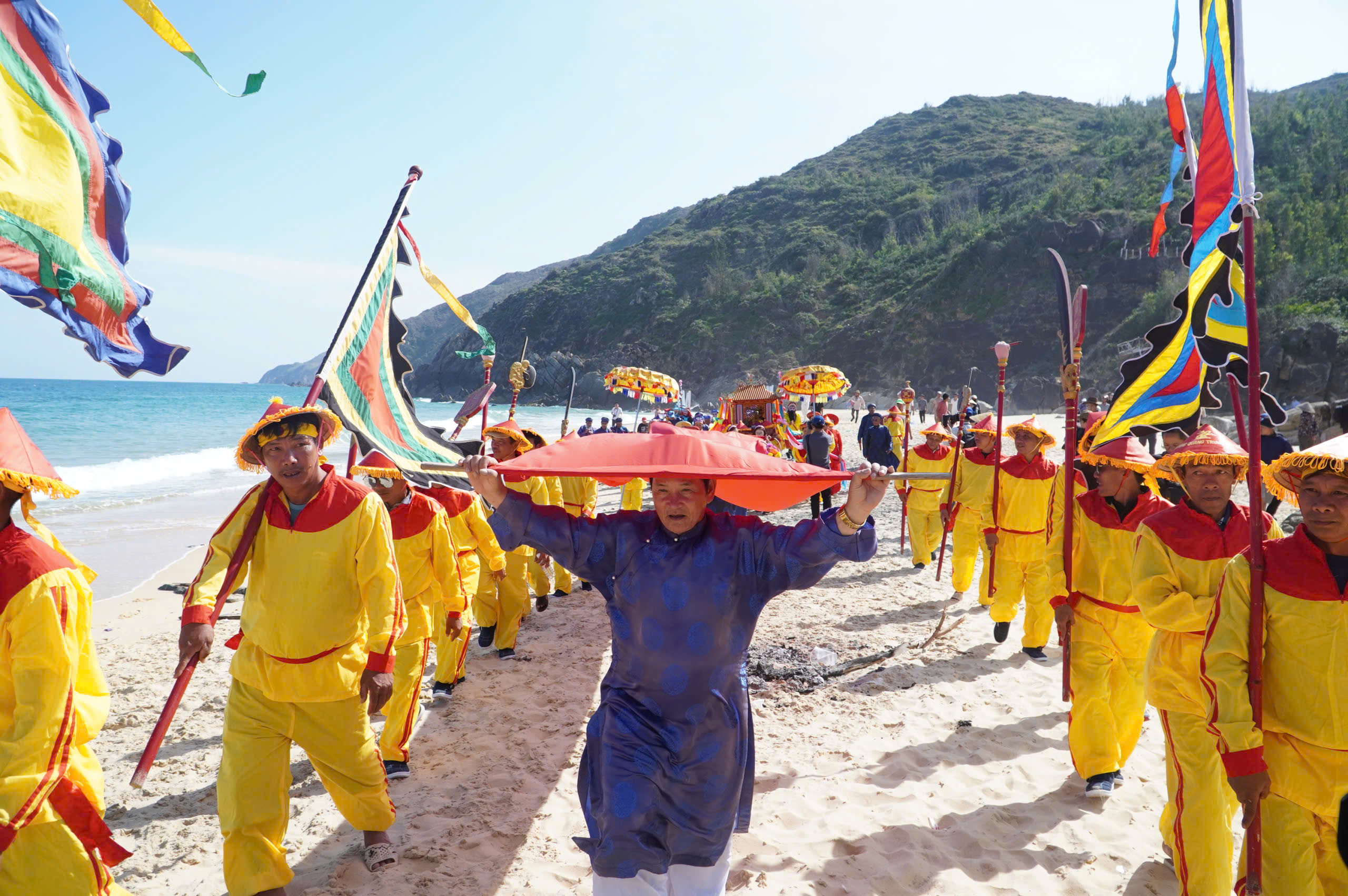 Rộn ràng lễ hội cầu ngư hơn 200 năm tuổi ở Quy Nhơn- Ảnh 4.