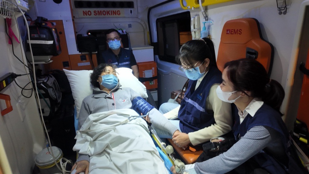 Vinmec Nha Trang cứu sống du khách Hàn Quốc nguy kịch - 2