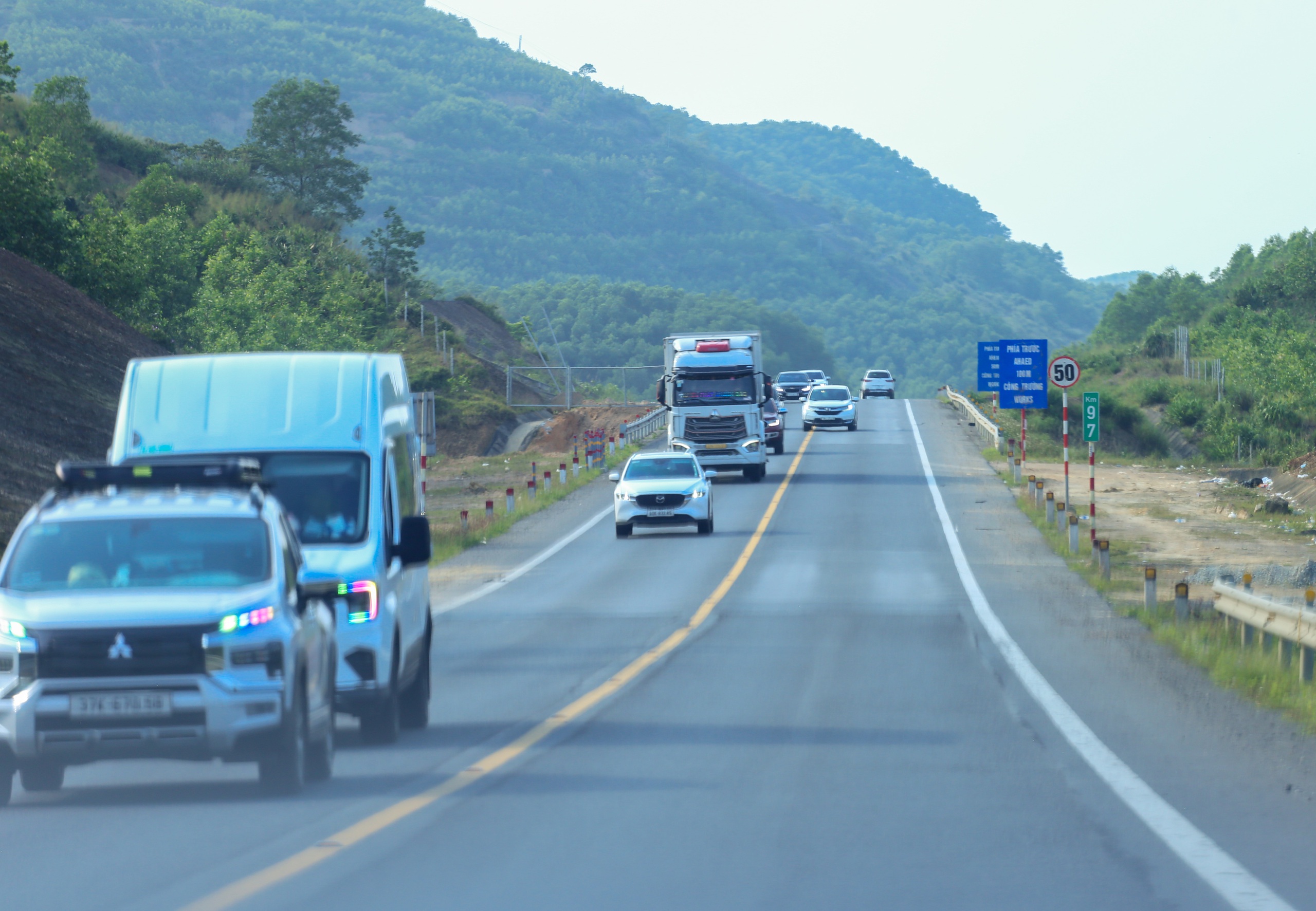 Thi công mở rộng cao tốc La Sơn - Hòa Liên: Khi nào về đích?- Ảnh 7.