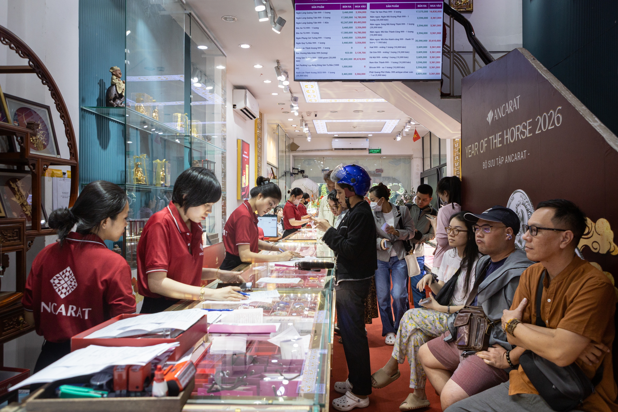 Giá vàng miếng ngày vía Thần Tài 2026 tăng cao , Công ty vàng mở cửa sớm - Ảnh 4.