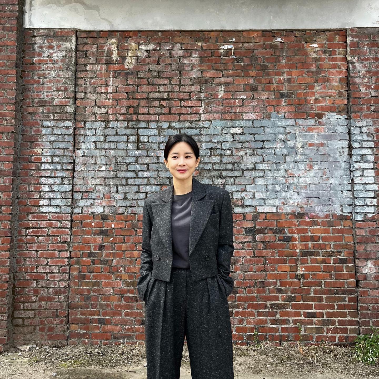 Đến khi 47 tuổi, tôi cũng muốn diện đồ đơn giản mà chuẩn thanh lịch như Lee Bo Young- Ảnh 7.