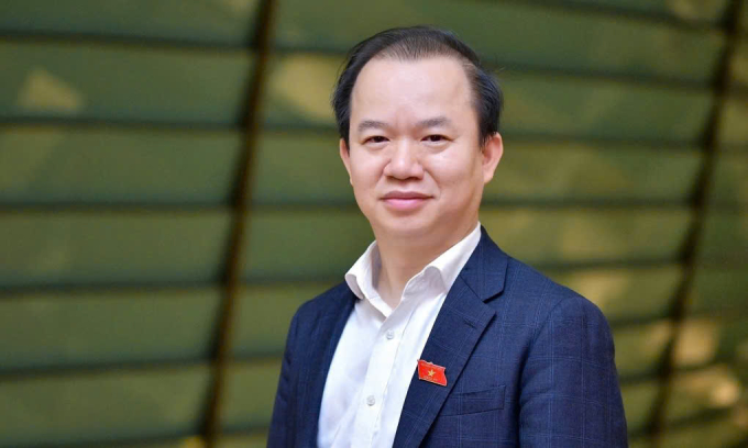 PGS.TS Bùi Hoài Sơn, Ủy viên Ủy ban Văn hóa và Xã hội của Quốc hội. Ông có gần 25 năm làm việc tại Viện Văn hóa Nghệ thuật quốc gia Việt Nam, là Viện trưởng trước khi chuyển sang làm công tác chuyên trách tại Quốc hội. Ảnh: Hoàng Phong