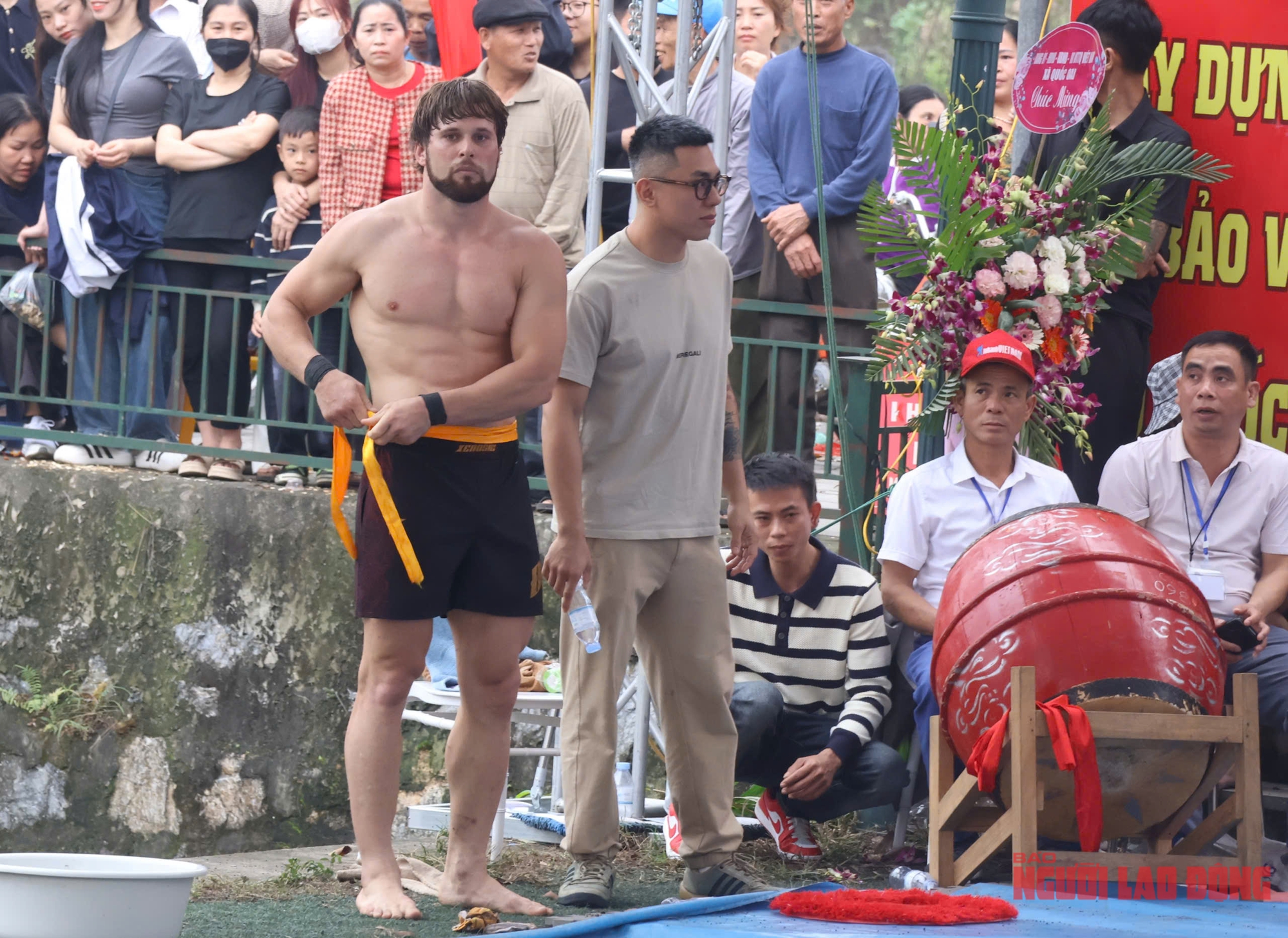 VIDEO: Đô vật Zakhar đại náo sới vật Ngô Sài và 