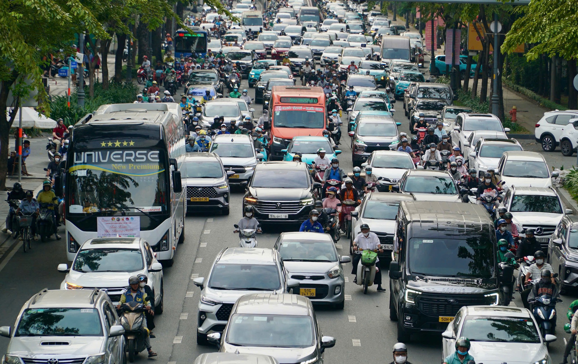 'Siết' kiểm định khí thải ô tô- Ảnh 2. 'Siết' kiểm định khí thải ô tô- Ảnh 2.