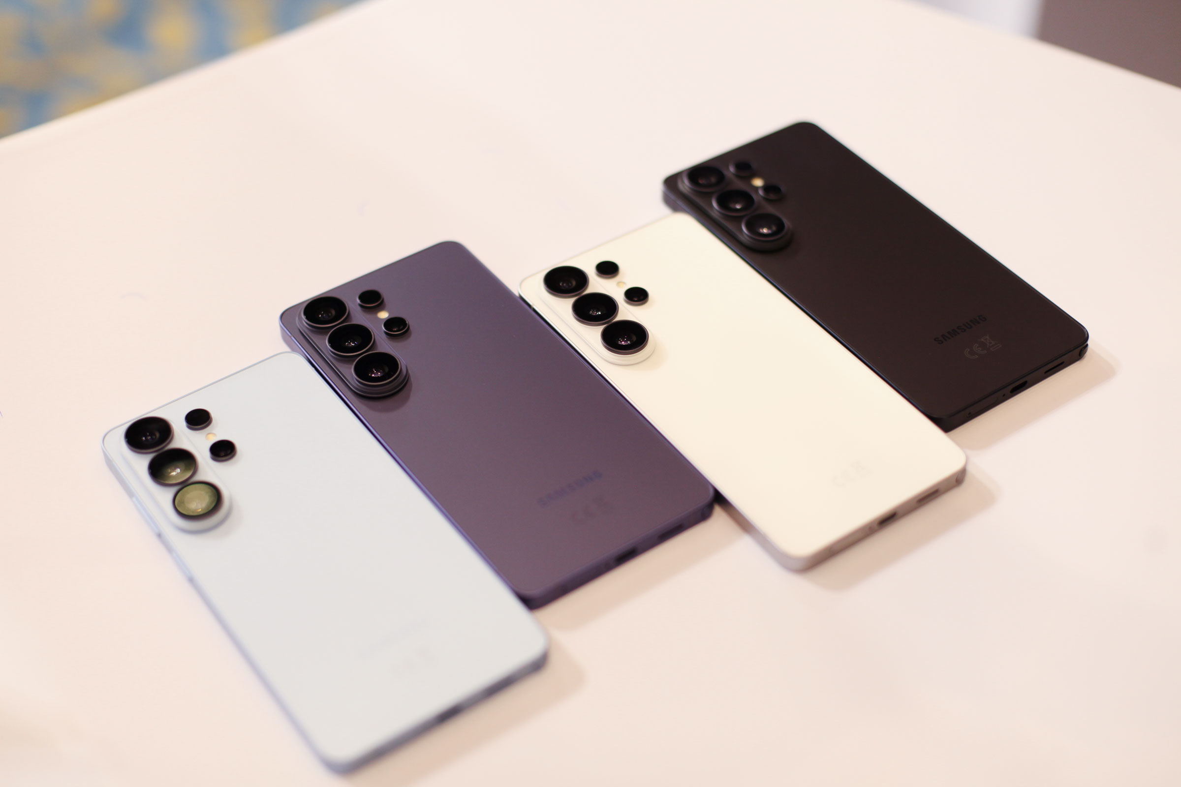 Galaxy S26 - AI Phone đầu tiên của Samsung trình làng, giá từ 25,9 triệu - Ảnh 3.