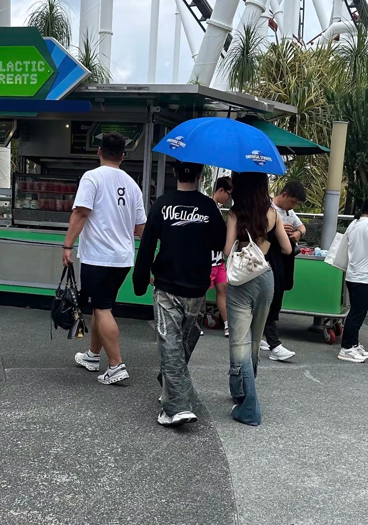 Chấn động: Huỳnh Hiểu Minh hẹn hò tình mới trẻ đẹp, có so được với Angelababy?- Ảnh 2. Chấn động: Huỳnh Hiểu Minh hẹn hò tình mới trẻ đẹp, có so được với Angelababy?- Ảnh 2.