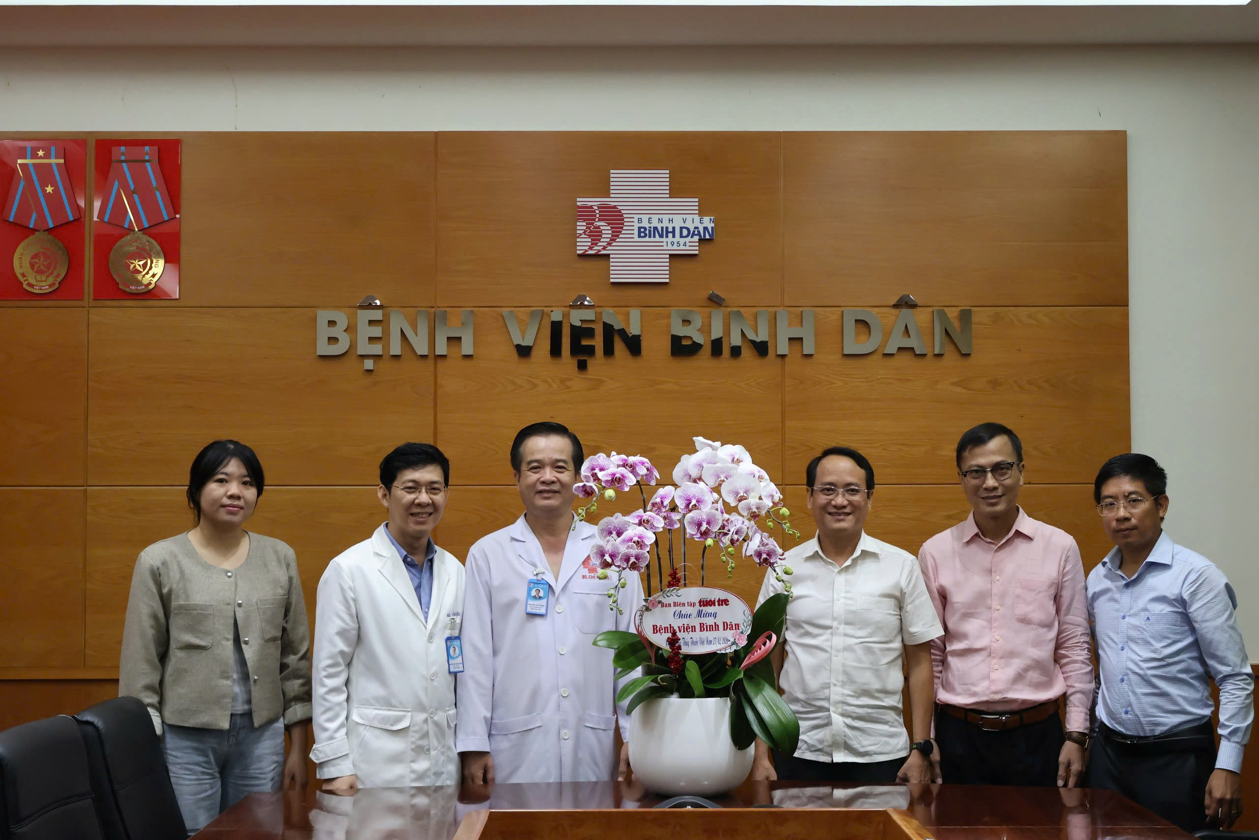 báo Tuổi Trẻ - Ảnh 6.